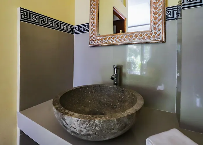 Big Stone House 5 - 6 Min Center And 500m Parq *